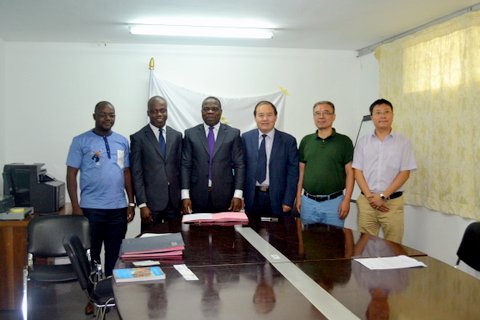 Trois accords de coopération ont été signés le 19 août 2016dernier entre Eau et Assainissement pour l’Afrique (EAA) et des instituts de l’académie des sciences la République de Chine. Ces accords de coopération ont été conclus dans les domaines des énergies renouvelables et des technologies de traitement et de gestion des déchets organiques.